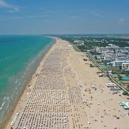 Flat With Parking Space And Shared Pool Bibione